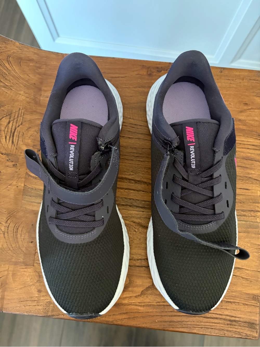 Nike Women's Black & Pink Athletic Running Sneakers